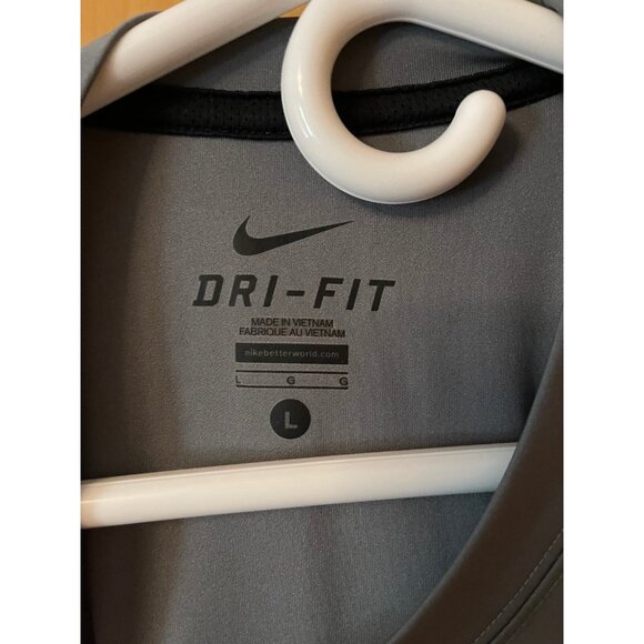 Nike Dri-Fit workout shirt - Large - Gray/Black - Picture 2 of 6